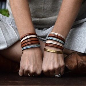 ✝️"Do not fear, for I am with you” Isaiah 41:10 Leather bracelet